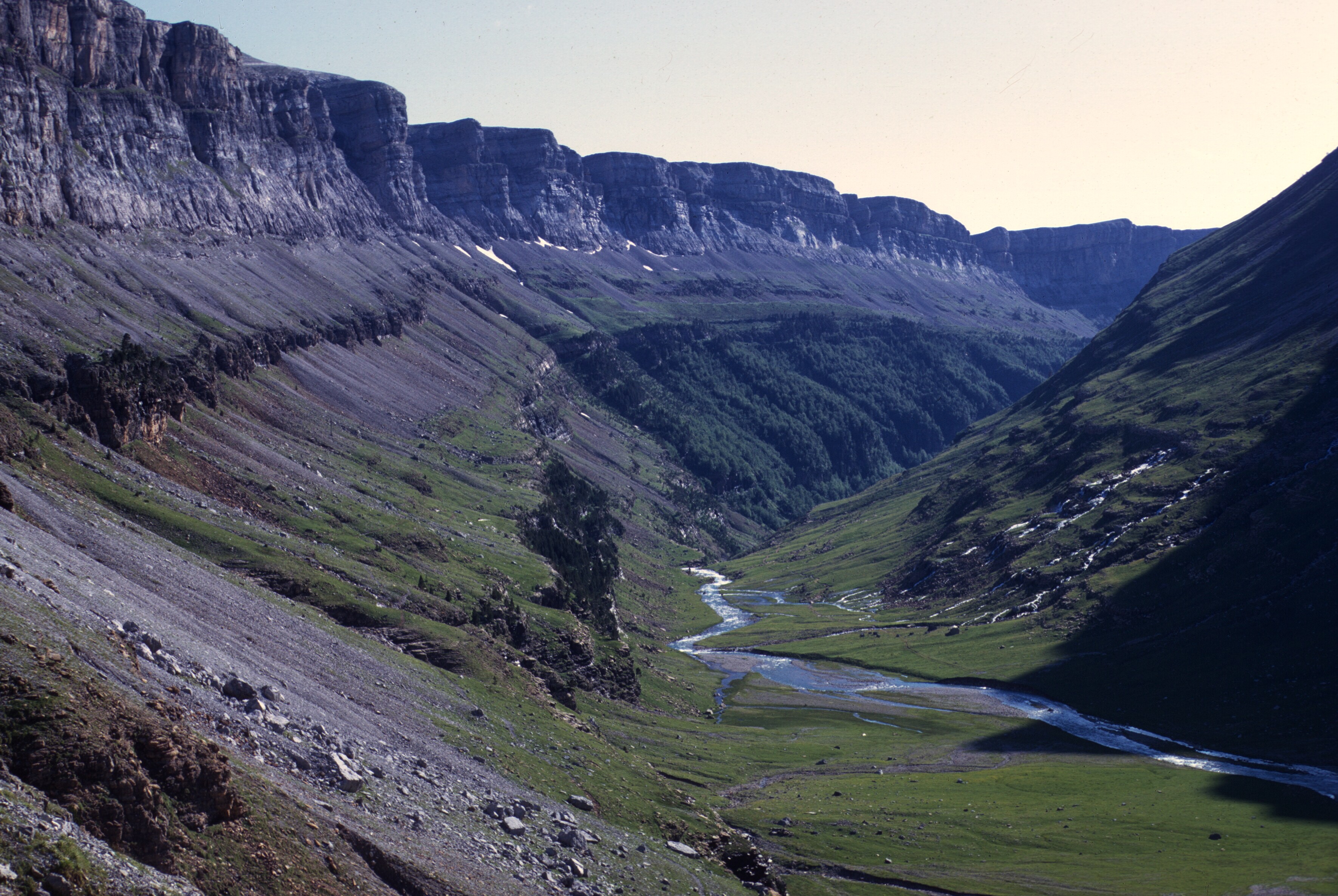 spain pyrenees ordesa canyon view