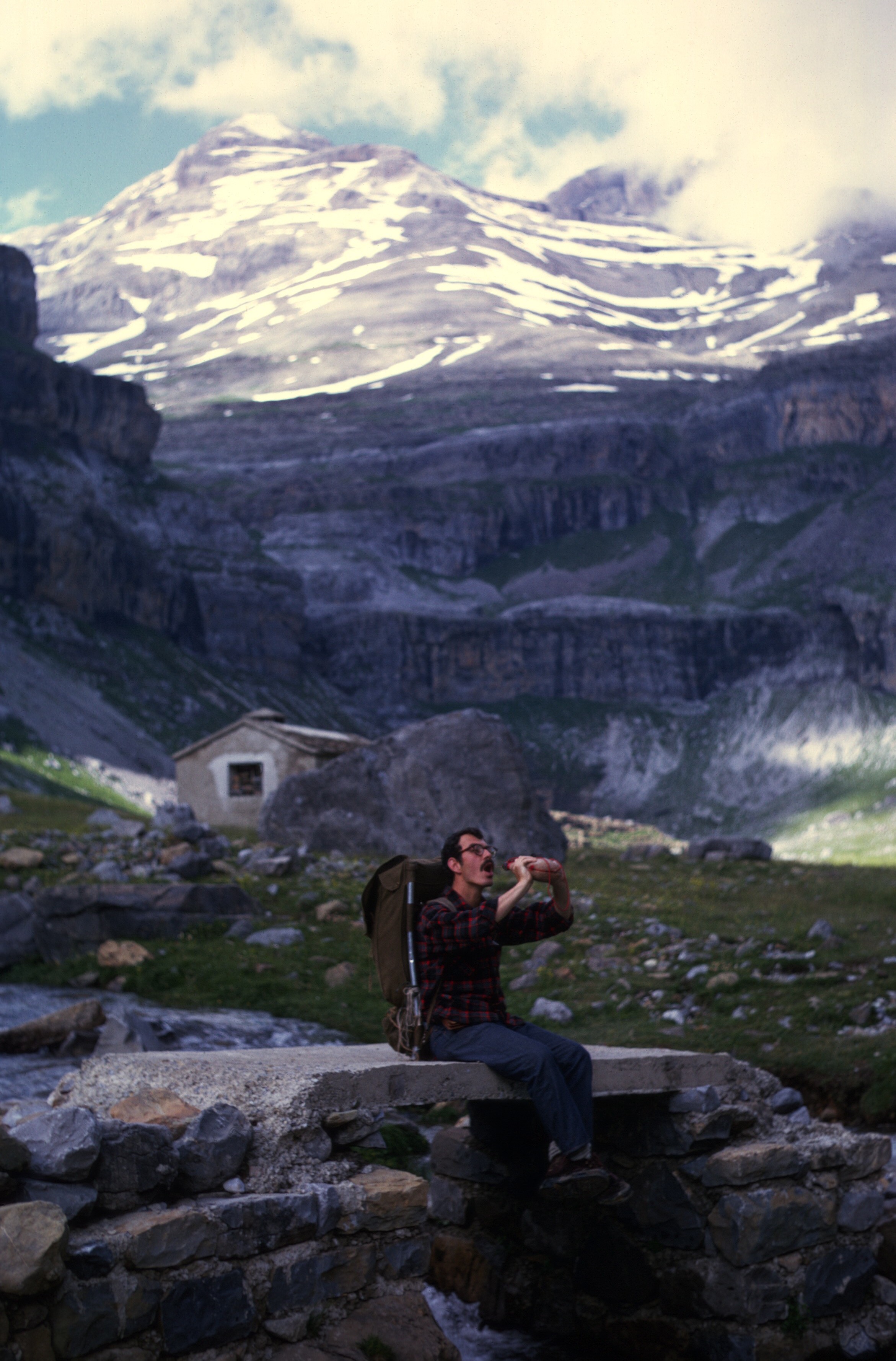 spain pyrenees ordesa me valley end