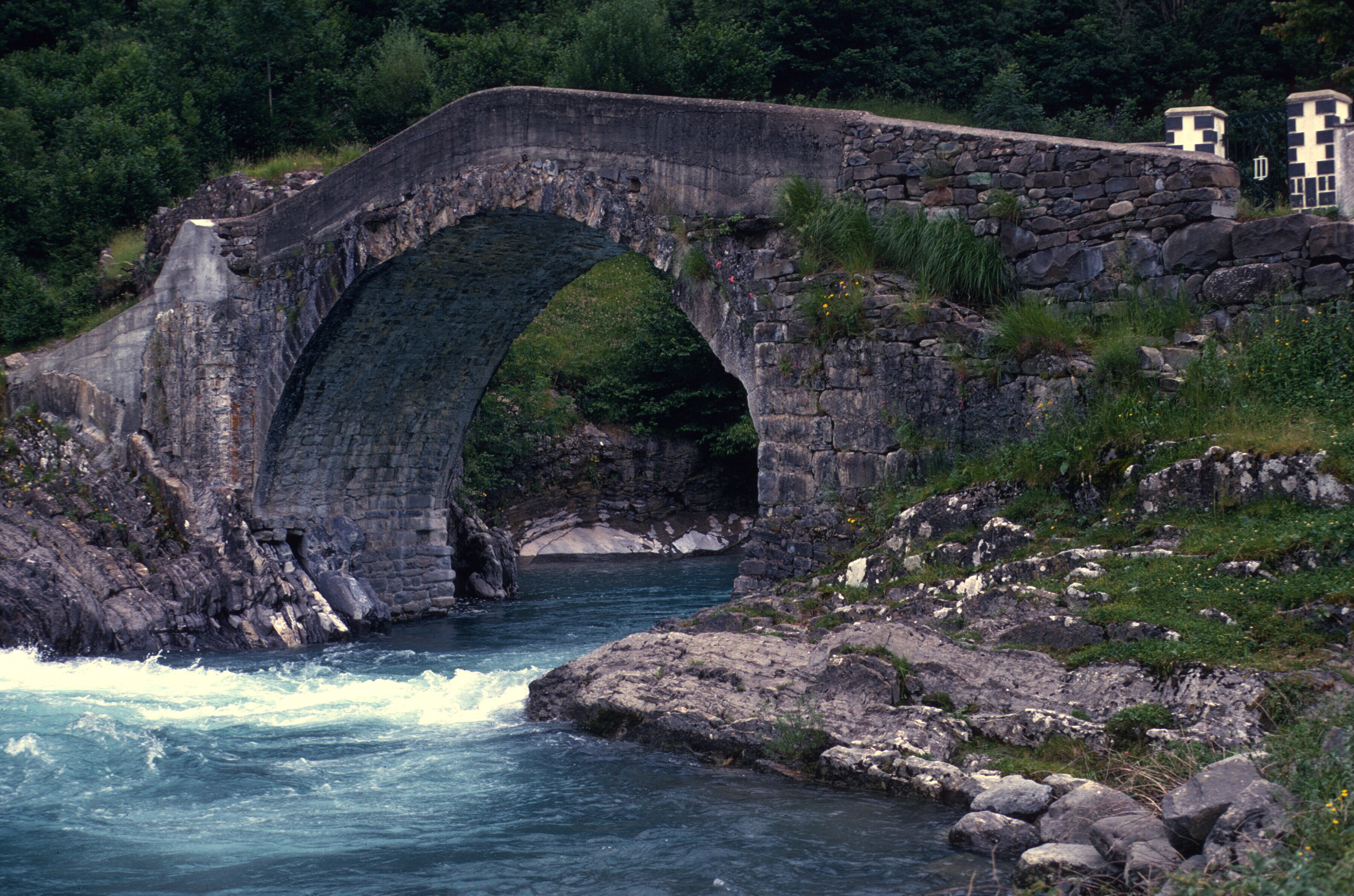 spain pyrenees torla bridge