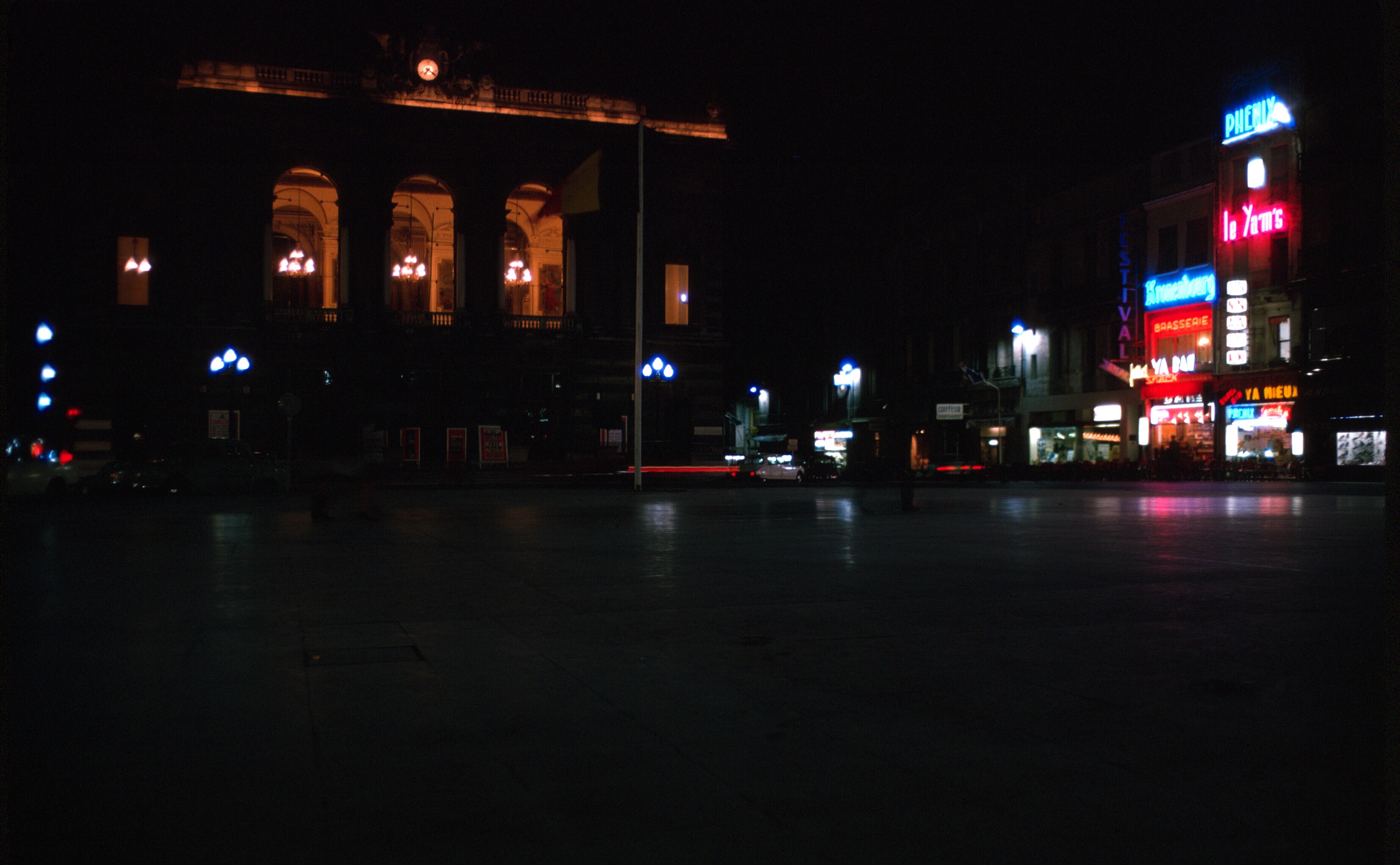 france montpellier loeuf la nuit
