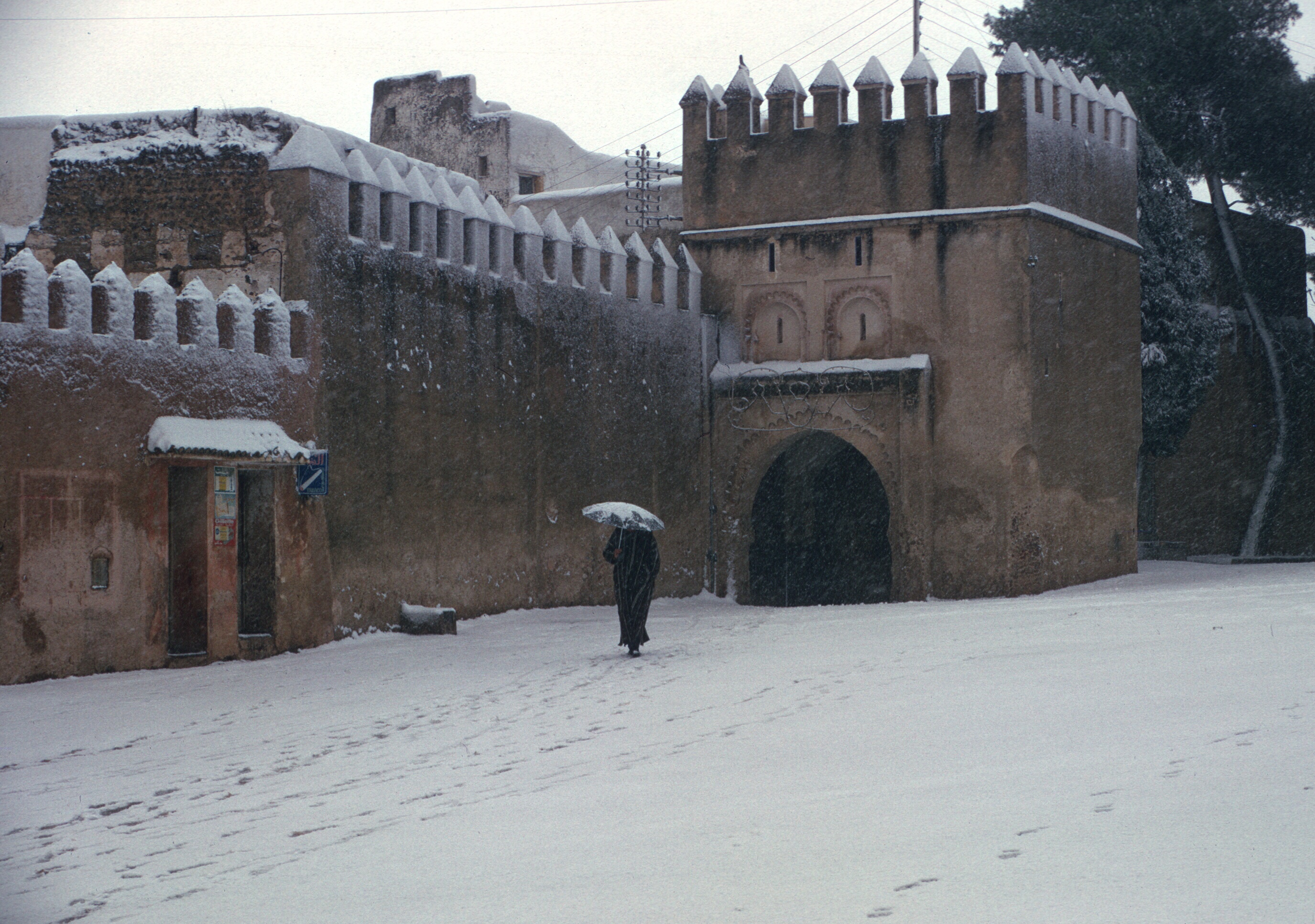 morocco sefrou snow bab