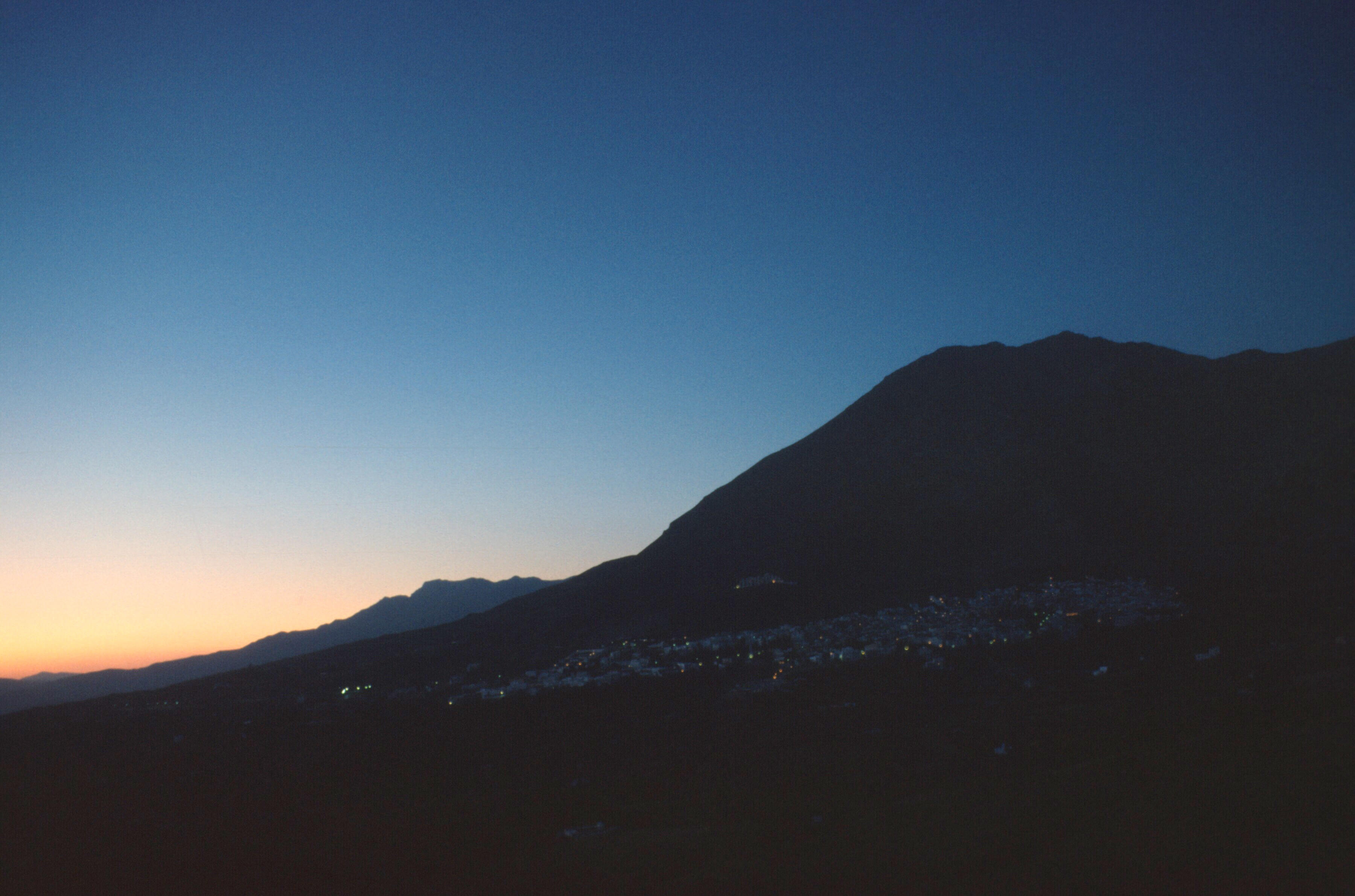 1324DE3E-5B92-4A6E-9F97-2312A975B4E2